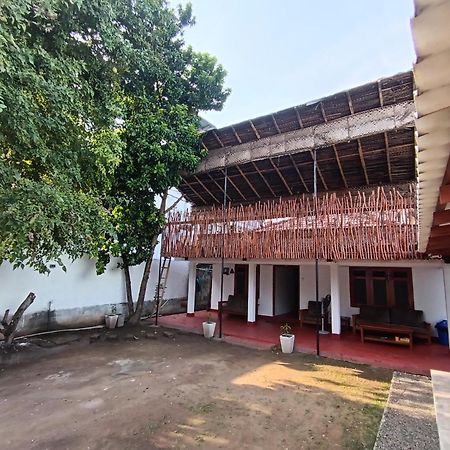 One More Day Hostel Weligama Exterior photo